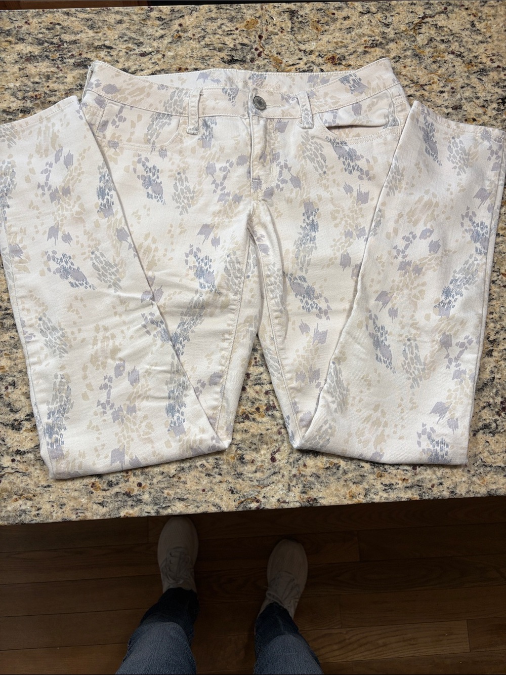 American Eagle Outfitters Cream Skinny Jeans with Subtle Gray/Blue Print